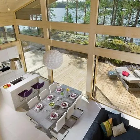 Naava Lodge